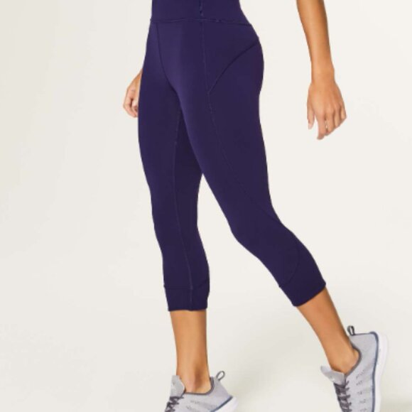 Lululemon In Movement Crop - Picture 1 of 11